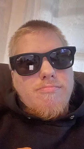Community member sharing a gaming-day portrait with SG101